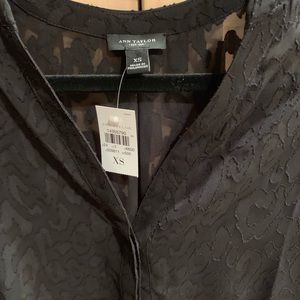 Ann Taylor Black Animal Print Blouse SZ XS